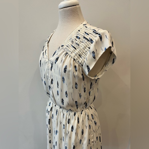 DR2 White Patterned Dress - Small - Picture 4 of 9